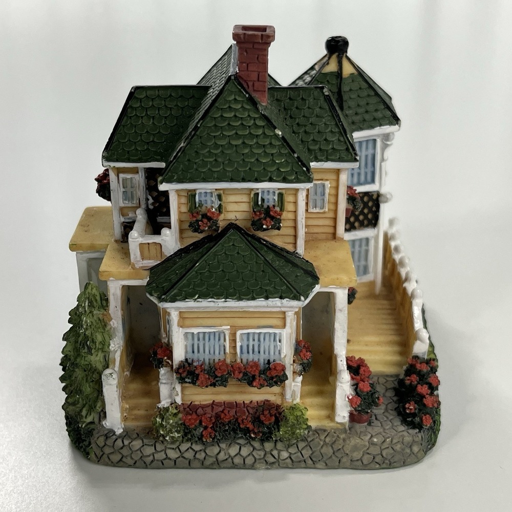 Liberty Falls The Gadiel Home (AH700) 1999 ( No Orginal Box )